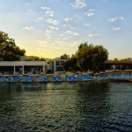 Breeze By Prestij Hotel 4*