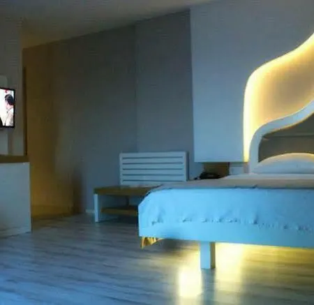 Hotel Breeze By Prestij 4*