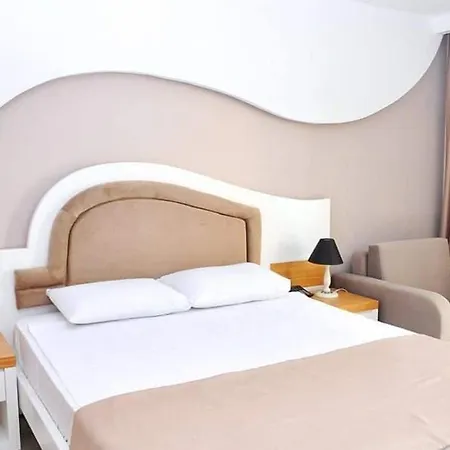 Hotel Breeze By Prestij Gumbet